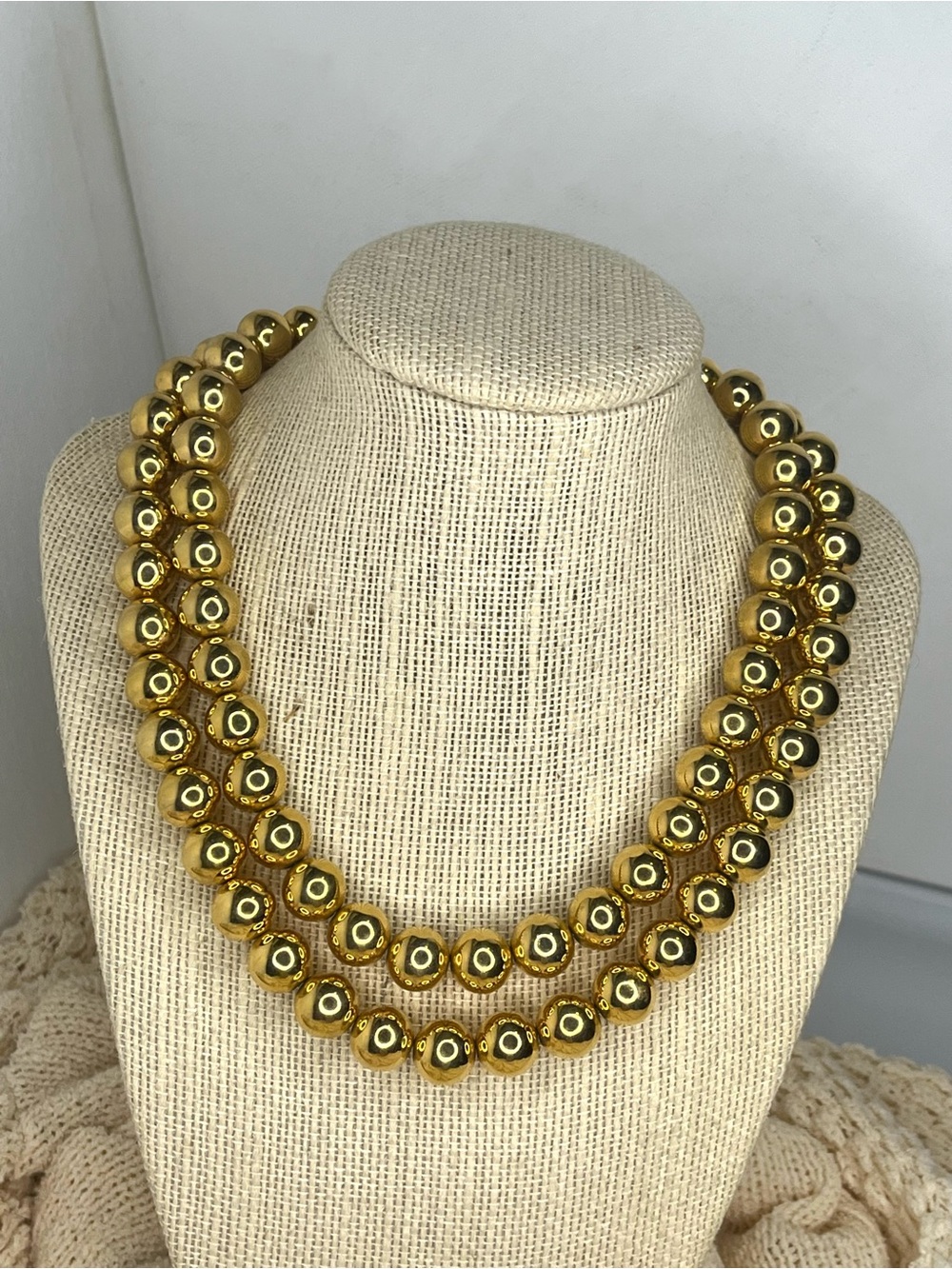 VTG Liz Claiborne (LCi) 15” Double Strand Gold Tone Ball Bead Necklace